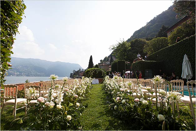 wedding_flowers_path_lake_como-villa_regina_teodolinda