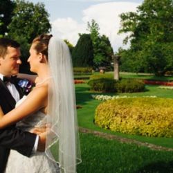 An elegant wedding on Lake Maggiore and a great wedding photo session at Villa Taranto