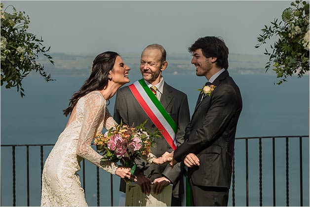 Romantic wedding ceremony at Castello Odescalchi