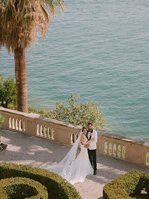 Romantic ceremony on Garda Island