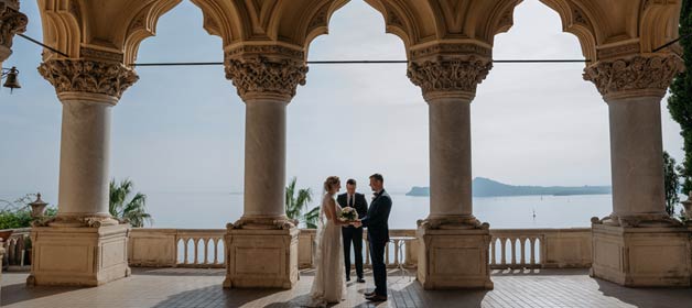 Elope in Fall on Lake Garda