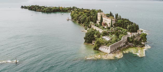 Elope at Isola del Garda