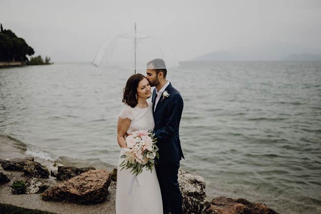 Elope wedding in Sirmione lake Garda