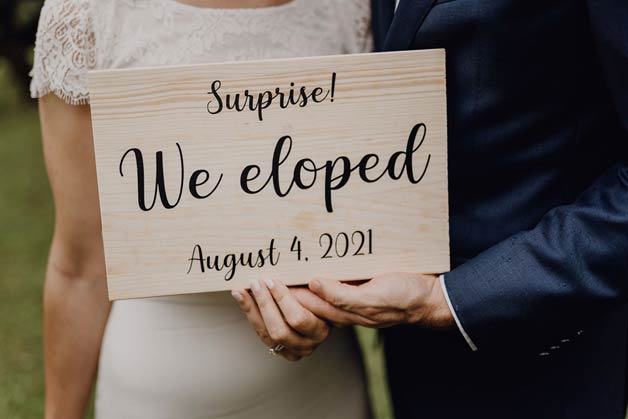 Elope wedding in Sirmione lake Garda