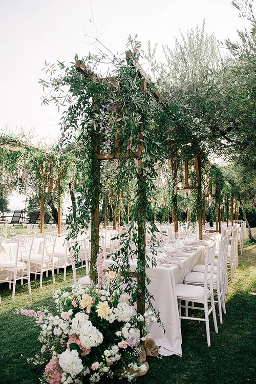 magical atmosphere of a wedding on Lake Iseo