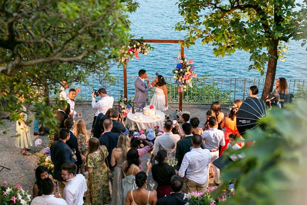 Cutting the cake on Lake Como