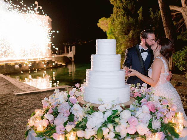 Pyrographic fountains to light up a dream wedding