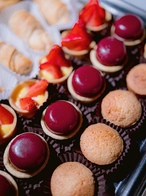 sweetest moment in a wedding on Lake Garda