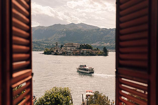 Romantic Microwedding on Lake Orta