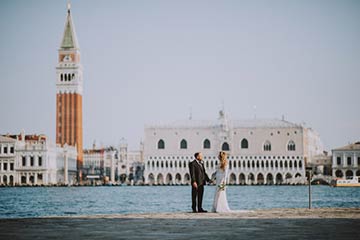 wedding in Venice at sunrise