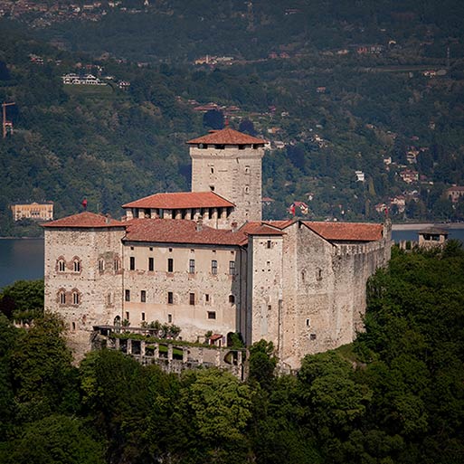 wedding at ROCCA DI ANGERA lake Maggiore