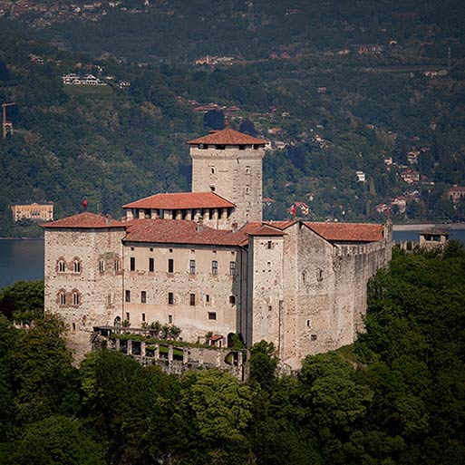 wedding at ROCCA DI ANGERA lake Maggiore